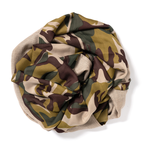 Dark natural Pashmina  <p>with printed silk chiffon (camouflage) attached on one side of the scarf, size: 1x2m<br /></p>
