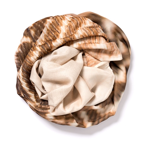Light natural Pashmina <p> with digital printed silk chiffon (duck) attached on one side of the scarf<br /></p>