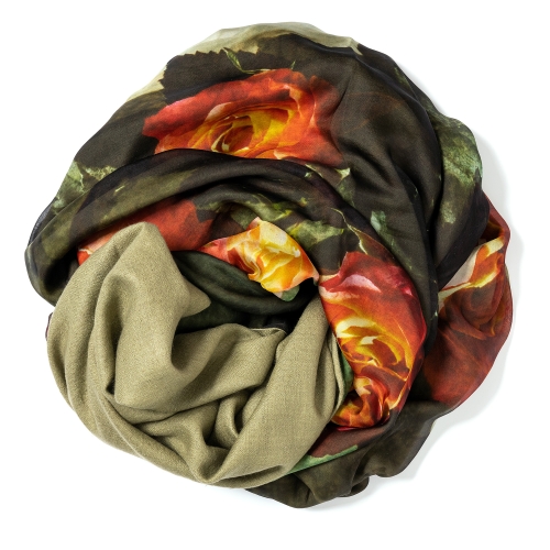 Olive colored Pashmina  <p>with digital printed silk chiffon (still life with roses) attached on one side of the scarf, size: 1x2m<br /></p>
