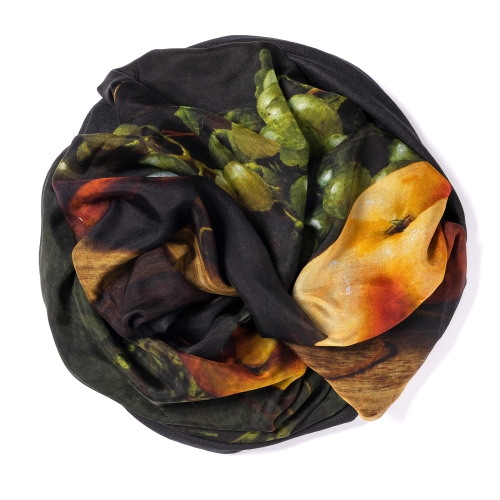 Black Pashmina  <p>with digital printed silk chiffon (still life with grapes) attached on one side of the scarf, size: 1x2m<br /></p>